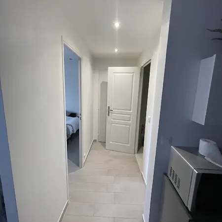 2 Pieces Apartment *