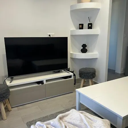 2 Pièces Appartement *